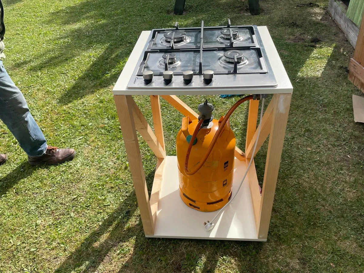 Electronic gas hob for burners - Image 1