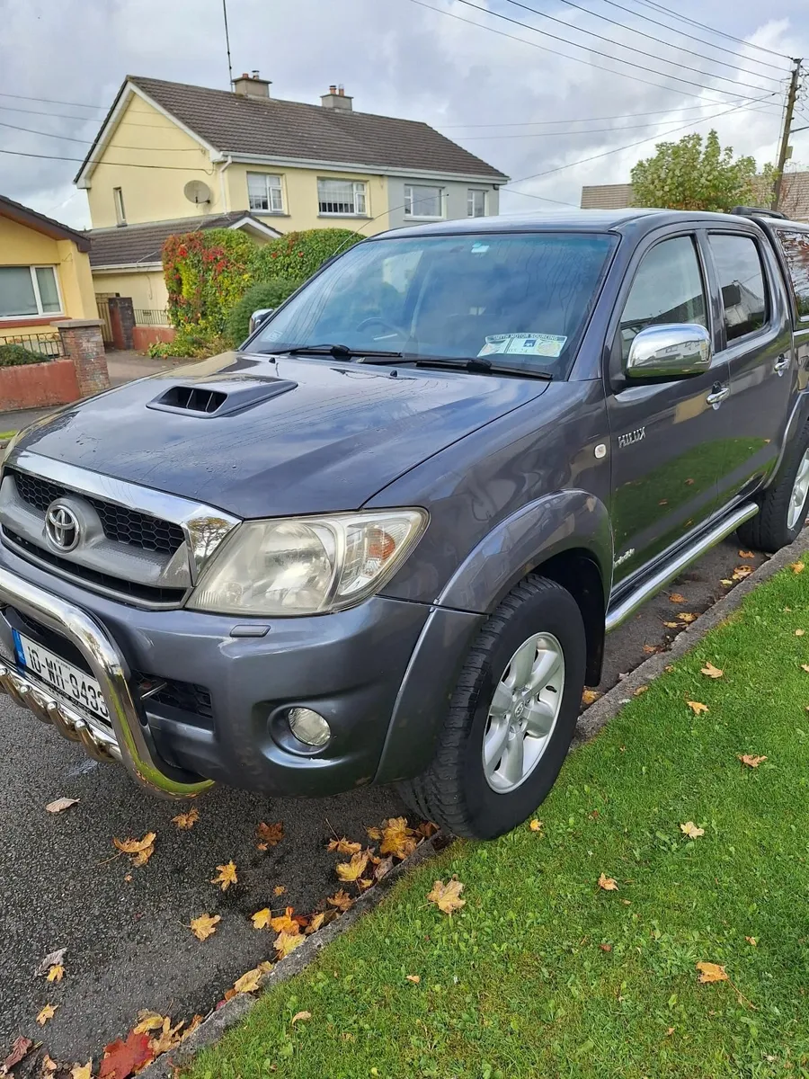 Toyota Hilux 2010 invincible - Image 1