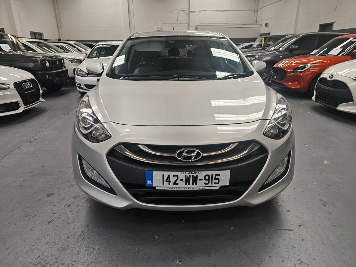 Hyundai i30 2014 Manual - Image 2