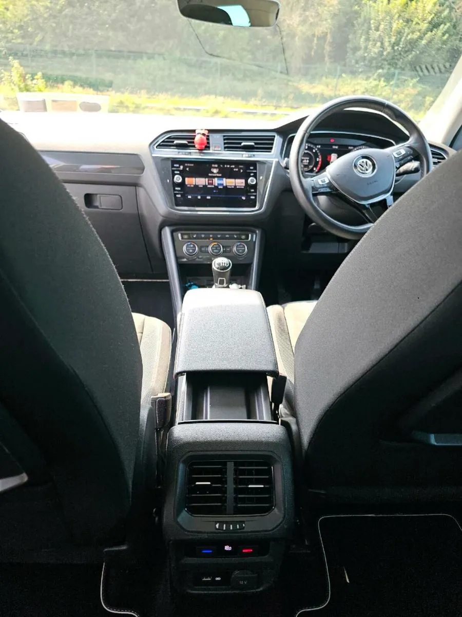 Volkswagen Tiguan 2.0 TDI R-LINE 2019 - Image 3