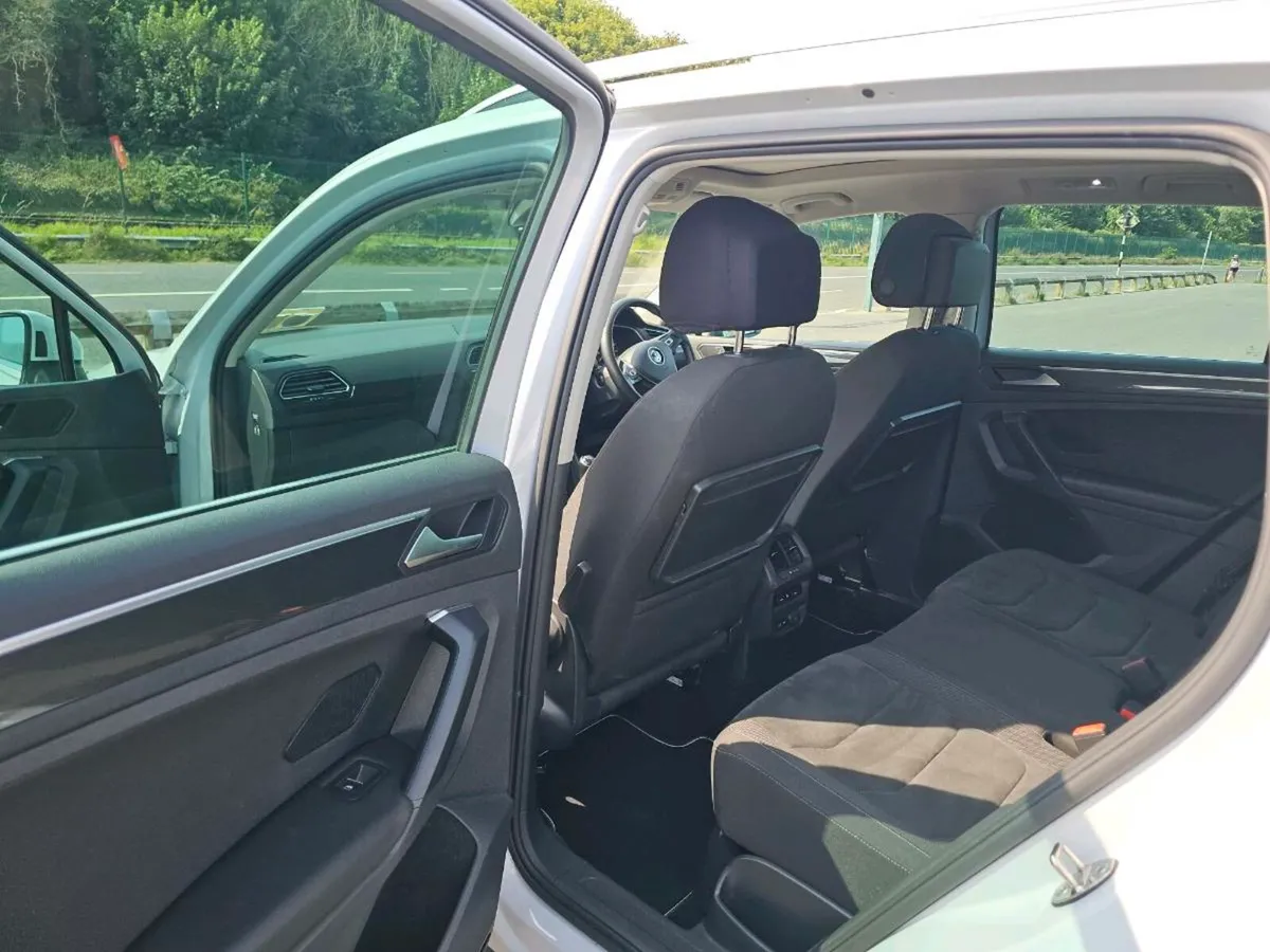 Volkswagen Tiguan 2.0 TDI R-LINE 2019 - Image 4