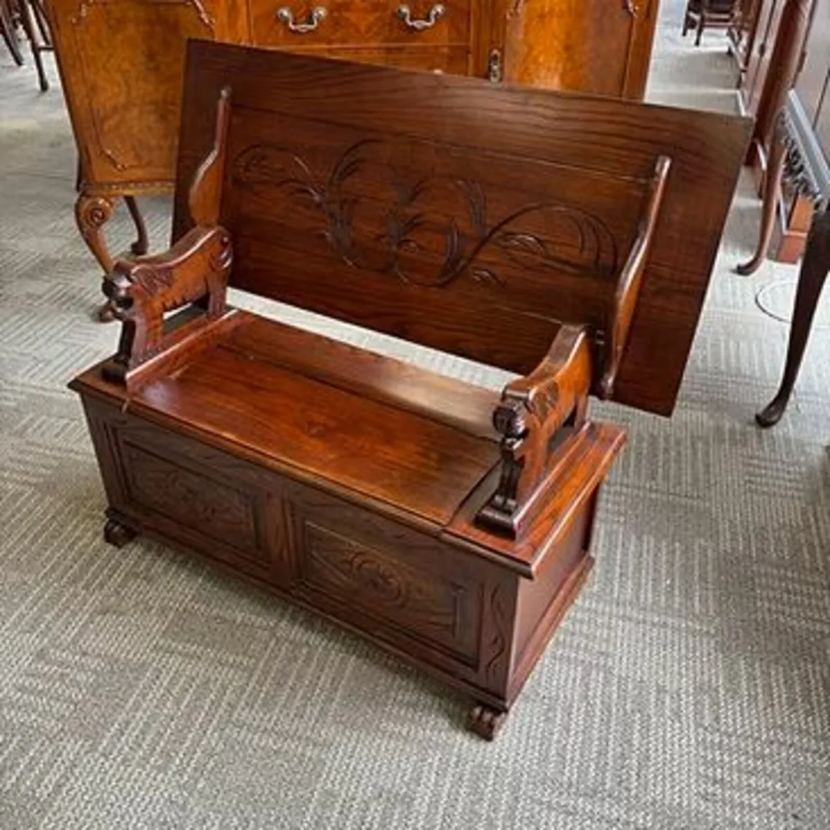 Fabulous oak monks bench. Storage beneath