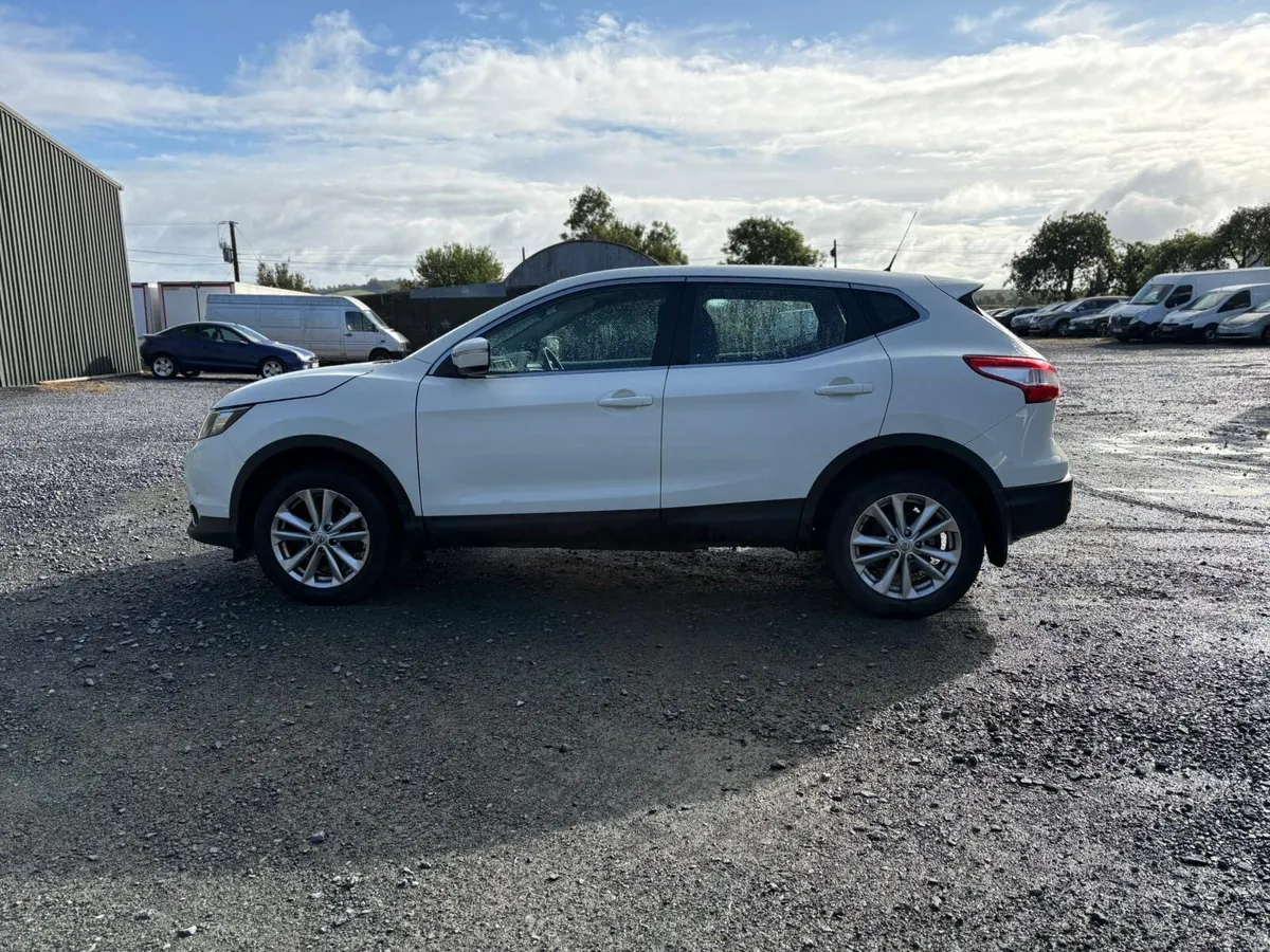 2014 Nissan Qashqai - Image 1