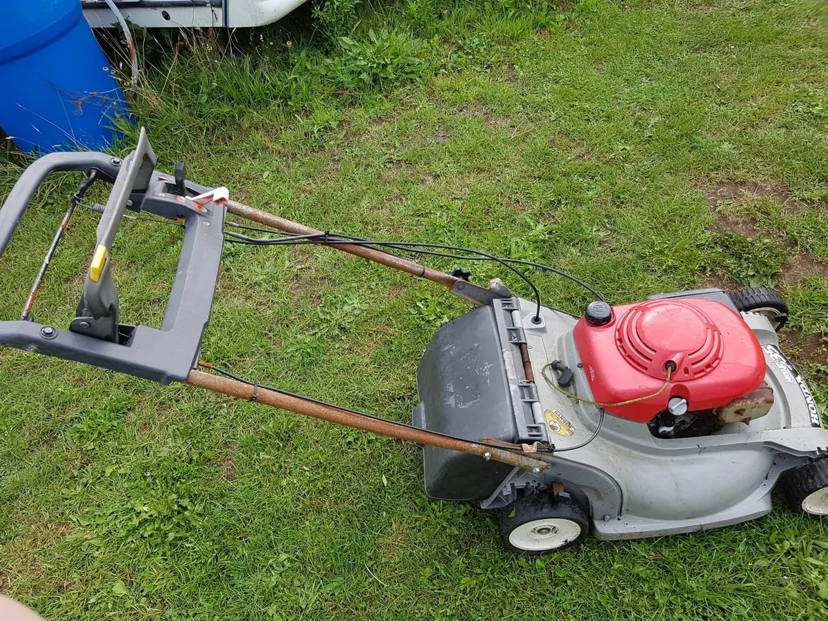 LAWNMOWER HONDA - FOR SALE - Image 1