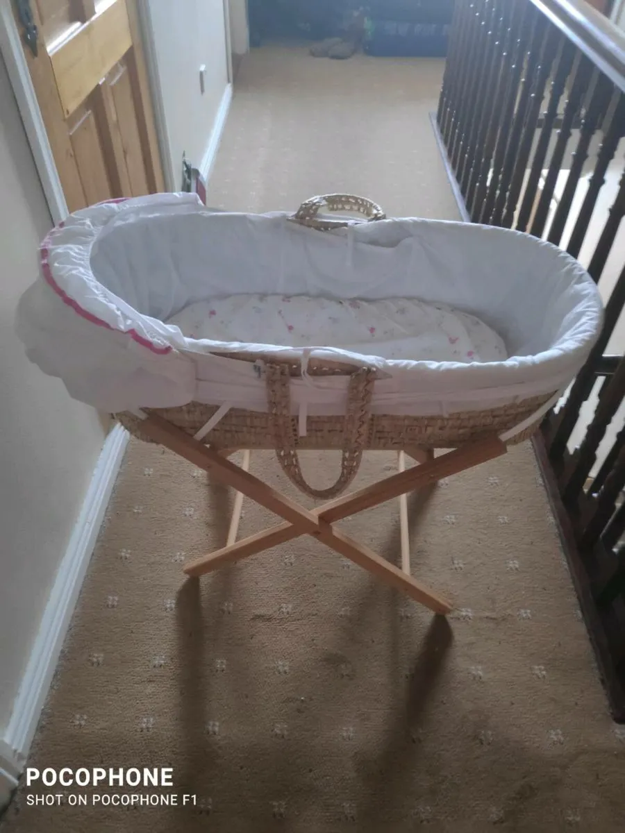 Moses basket with stand - Image 1