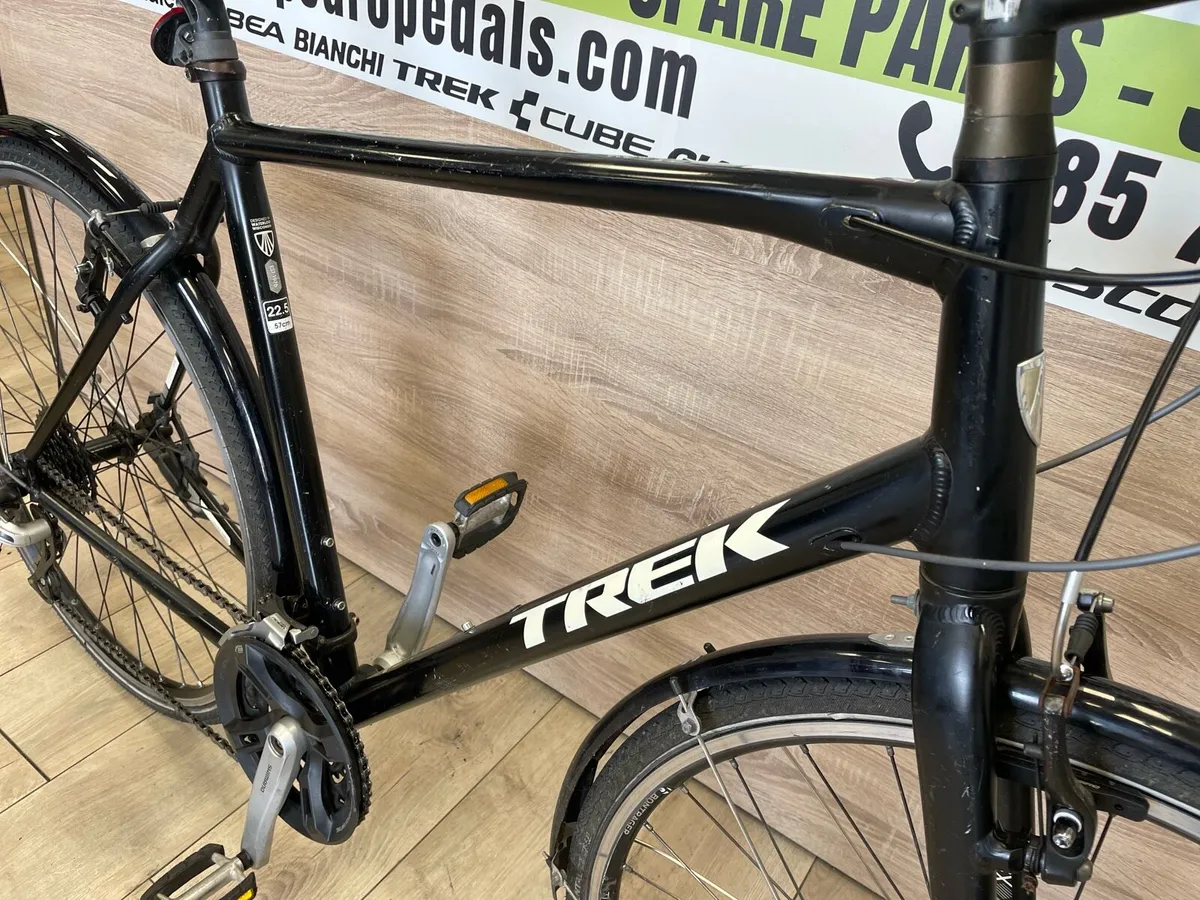 Trek FX 7.3  hybrid bike - Image 3