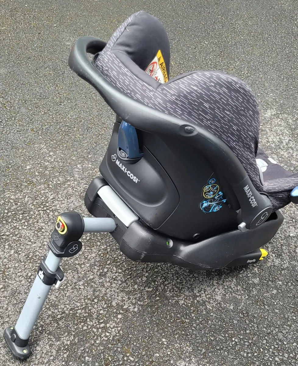 Maxi-cosi car seat isofix - Image 3