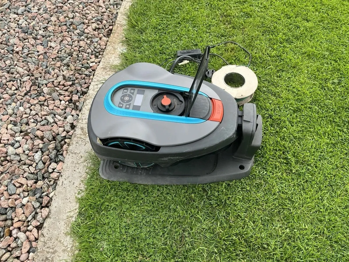 Gardena 300 smart sileno city robot mower - Image 2