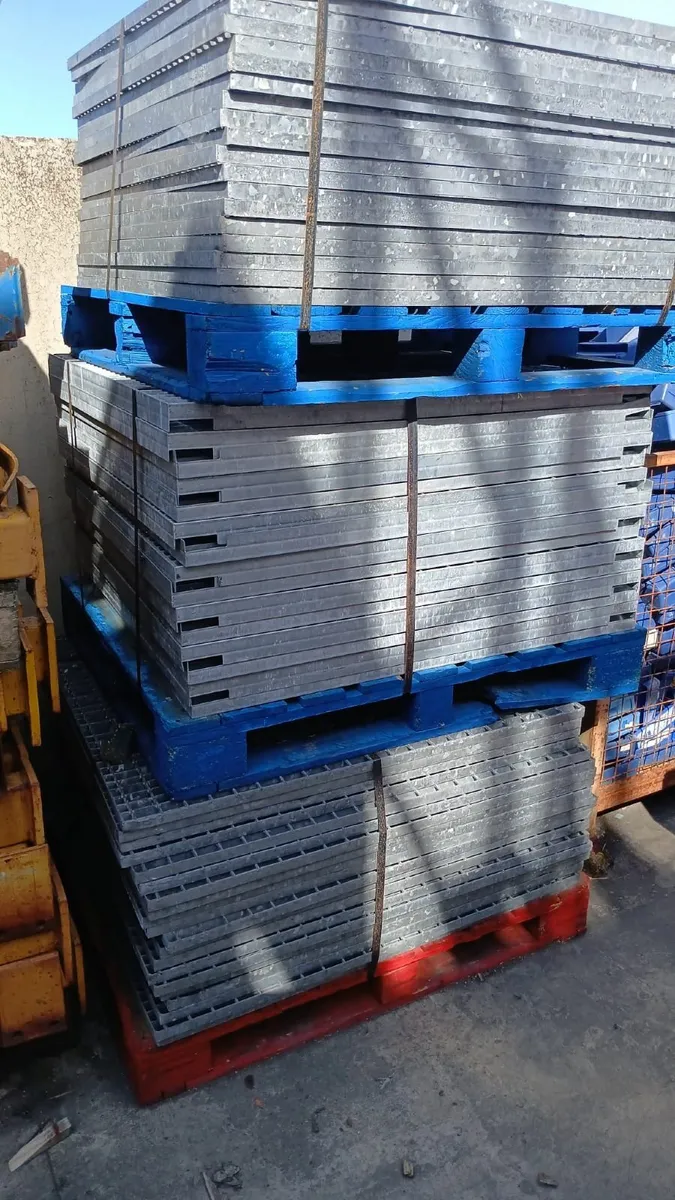 Galvanised Walkway Flow Forge Grate Panels - Image 2