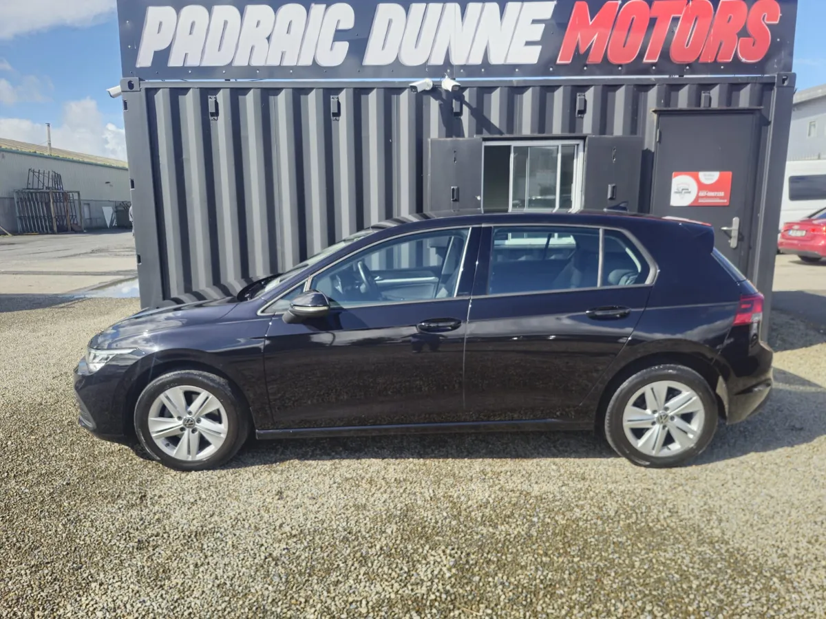 221 Volkswagen Golf 2.0TDi - Image 3