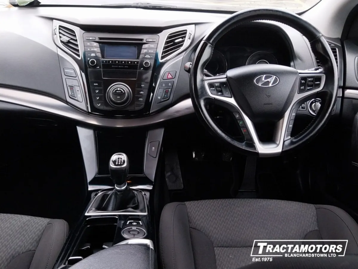 Hyundai i40 EXECUTIVE 4DR - Image 2