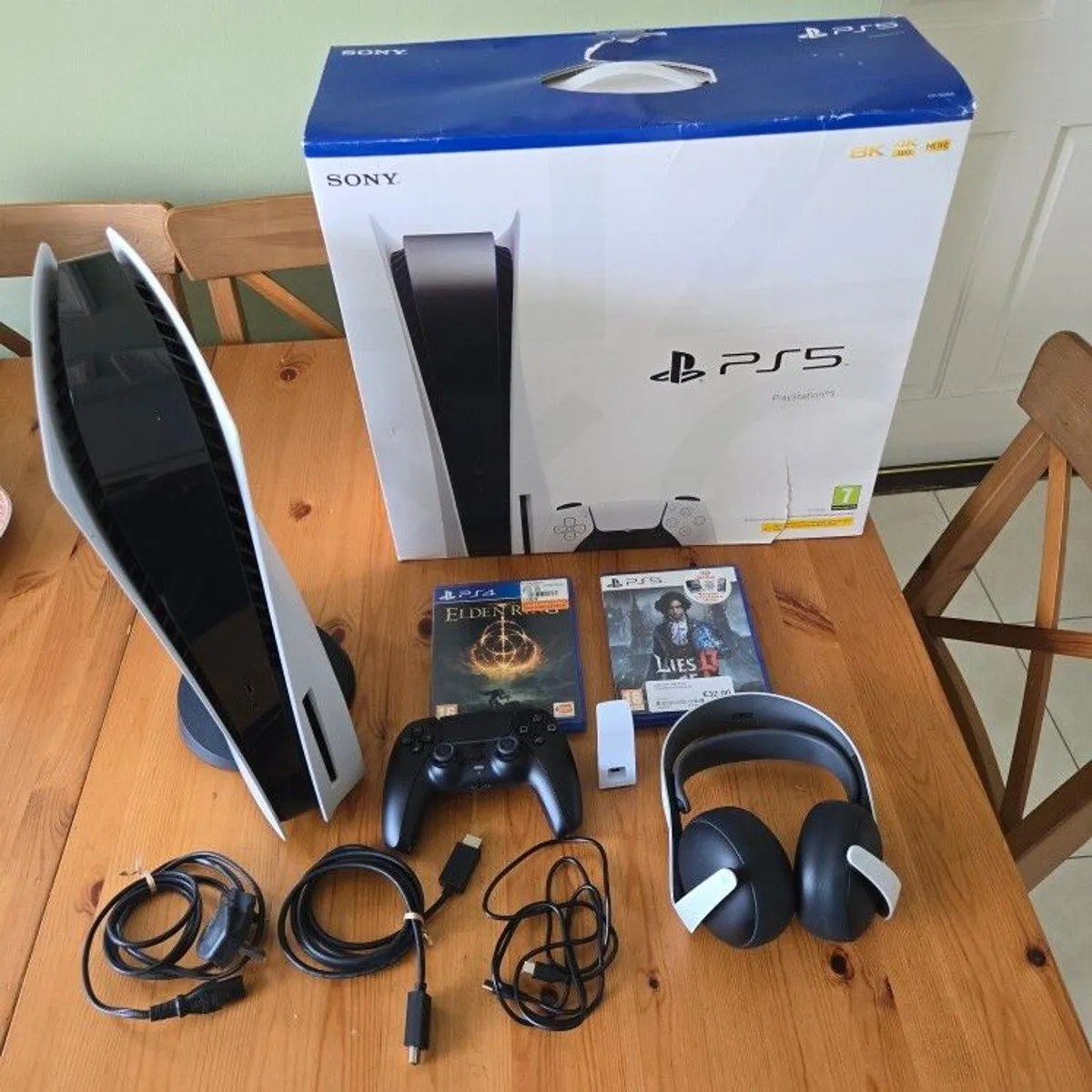 Playstation 5 (disc edition) - Image 1