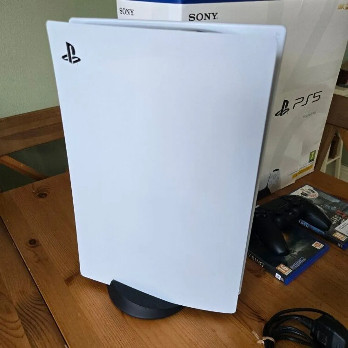 Playstation 5 (disc edition) - Image 2