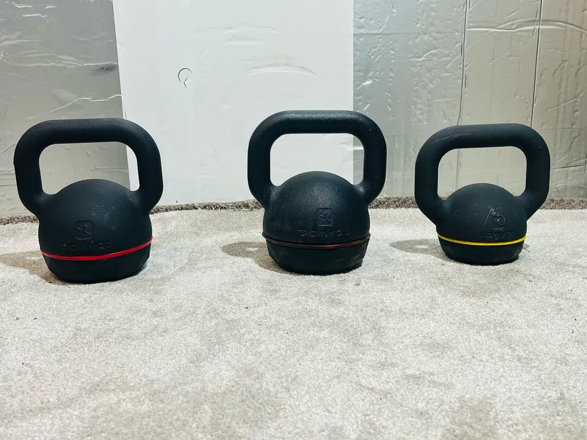 DOMYOS 2X20KG 1X12KG cast iron Rubber Base ketlbel - Image 3