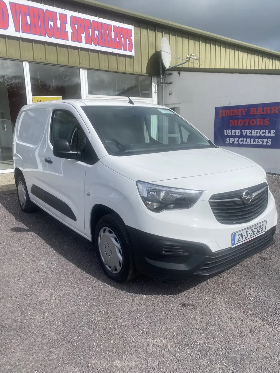 2021 OPEL COMBO MY21-L1H1-1.5 75PS-DSL-5 75PS-DSL - Image 1