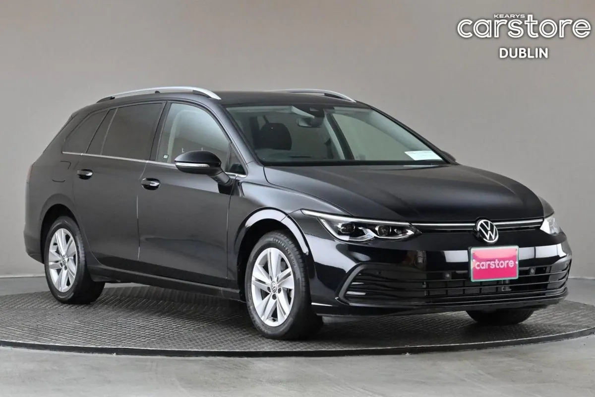 Volkswagen Golf 1.0 Etsi DSG MK8 Variant  head UP - Image 1