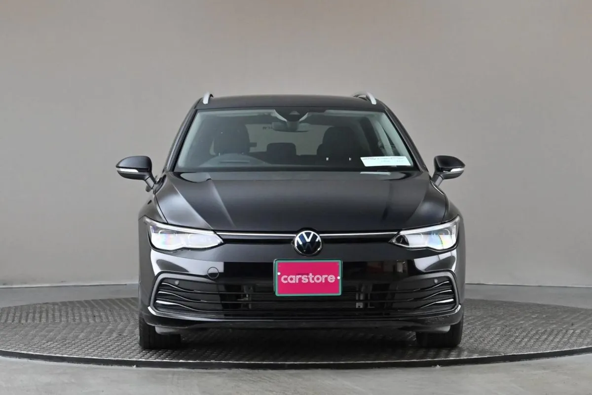 Volkswagen Golf 1.0 Etsi DSG MK8 Variant  head UP - Image 2