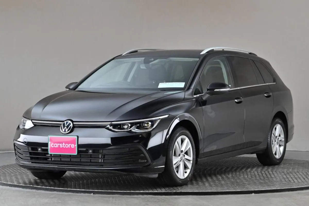 Volkswagen Golf 1.0 Etsi DSG MK8 Variant  head UP - Image 3