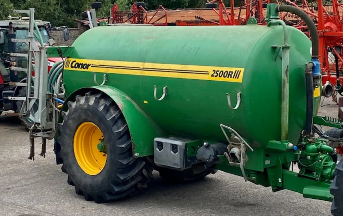 Conor 2500R tanker with trailing Shoe - Image 2