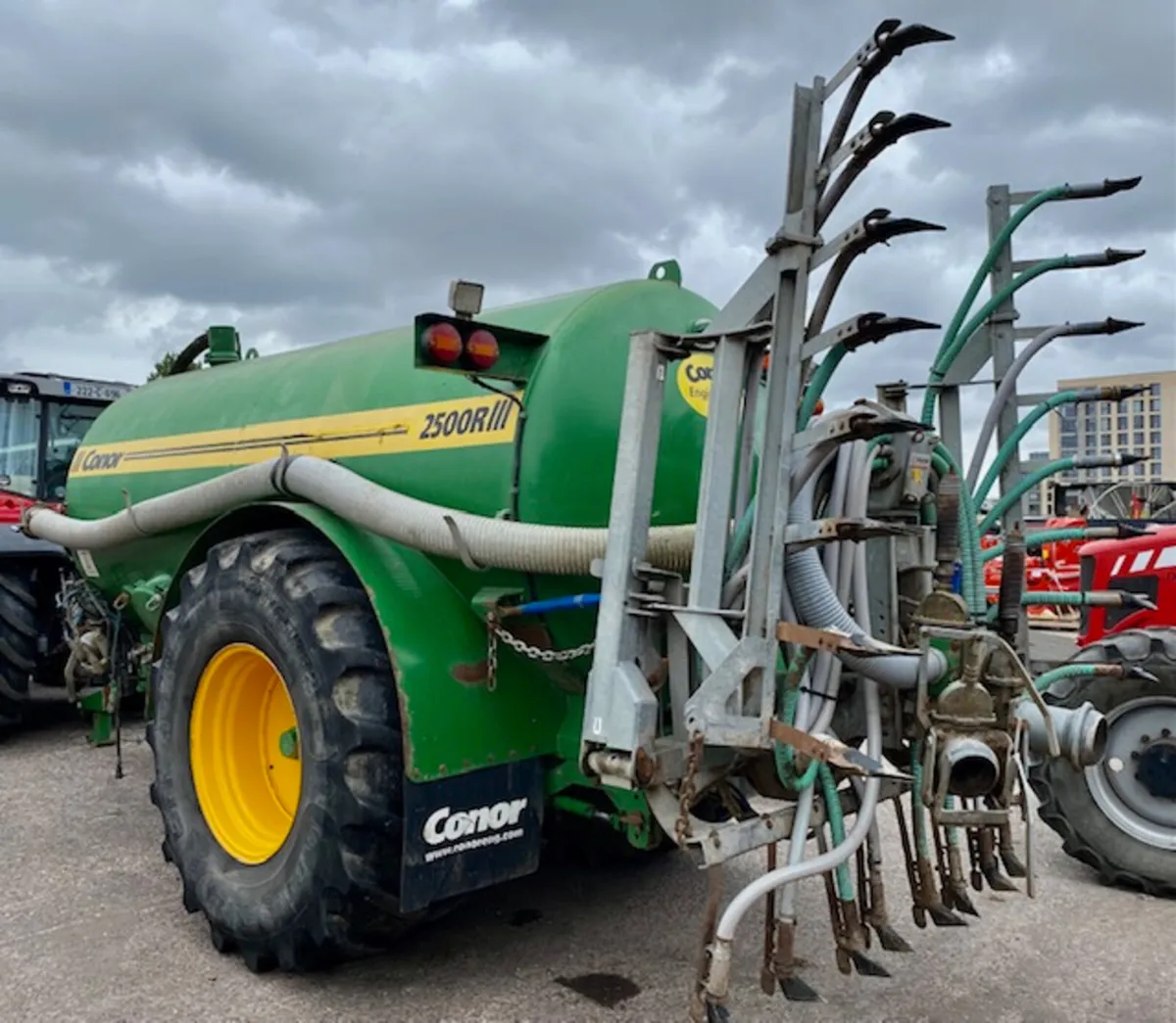 Conor 2500R tanker with trailing Shoe - Image 3