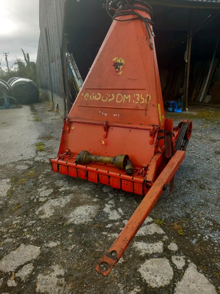 Harvester and Push off Buckrake - Image 2