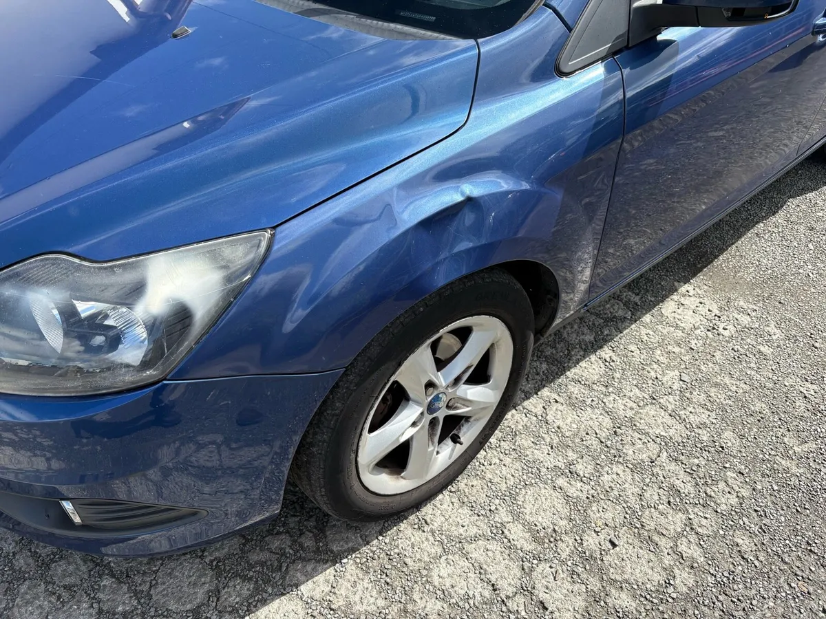 2010 Ford Focus - Image 3