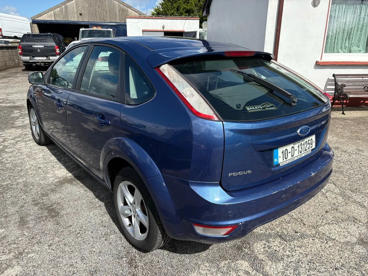 2010 Ford Focus - Image 4