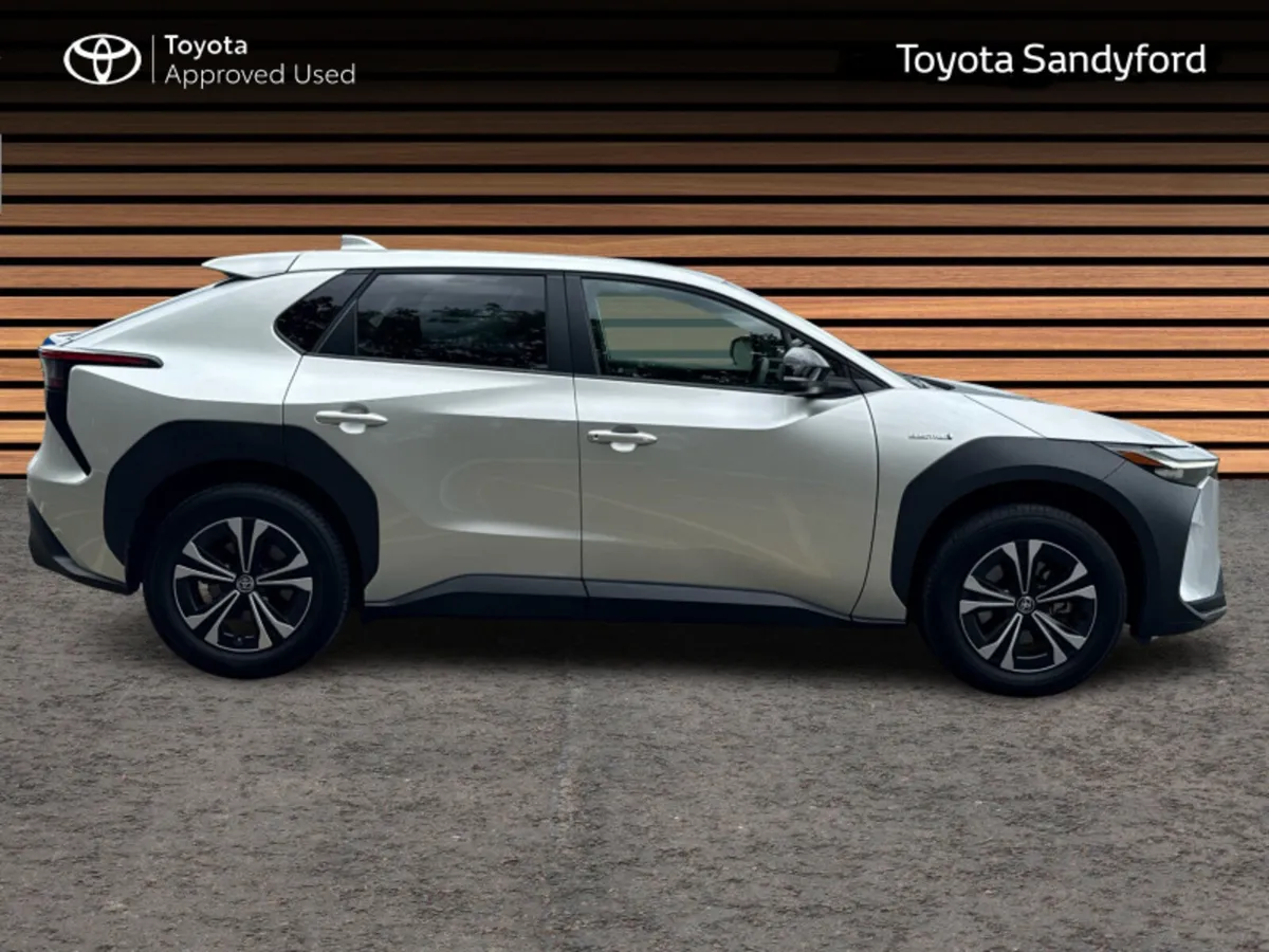 Toyota bZ4X SPORT 11KW EV AUTOMATIC // FULL LEATHE - Image 3