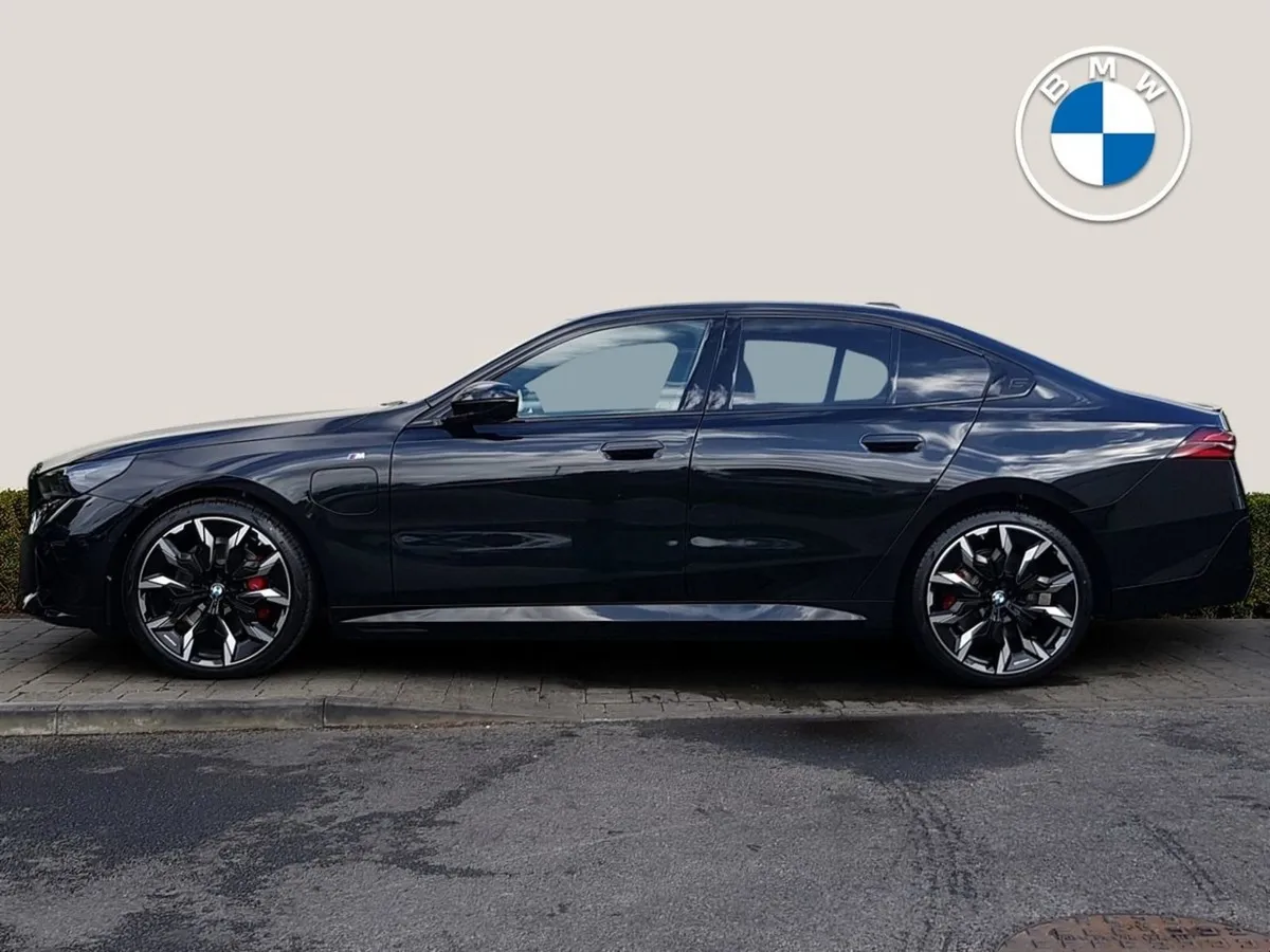 BMW 5 Series 530e M Sport Pro Saloon - Image 3