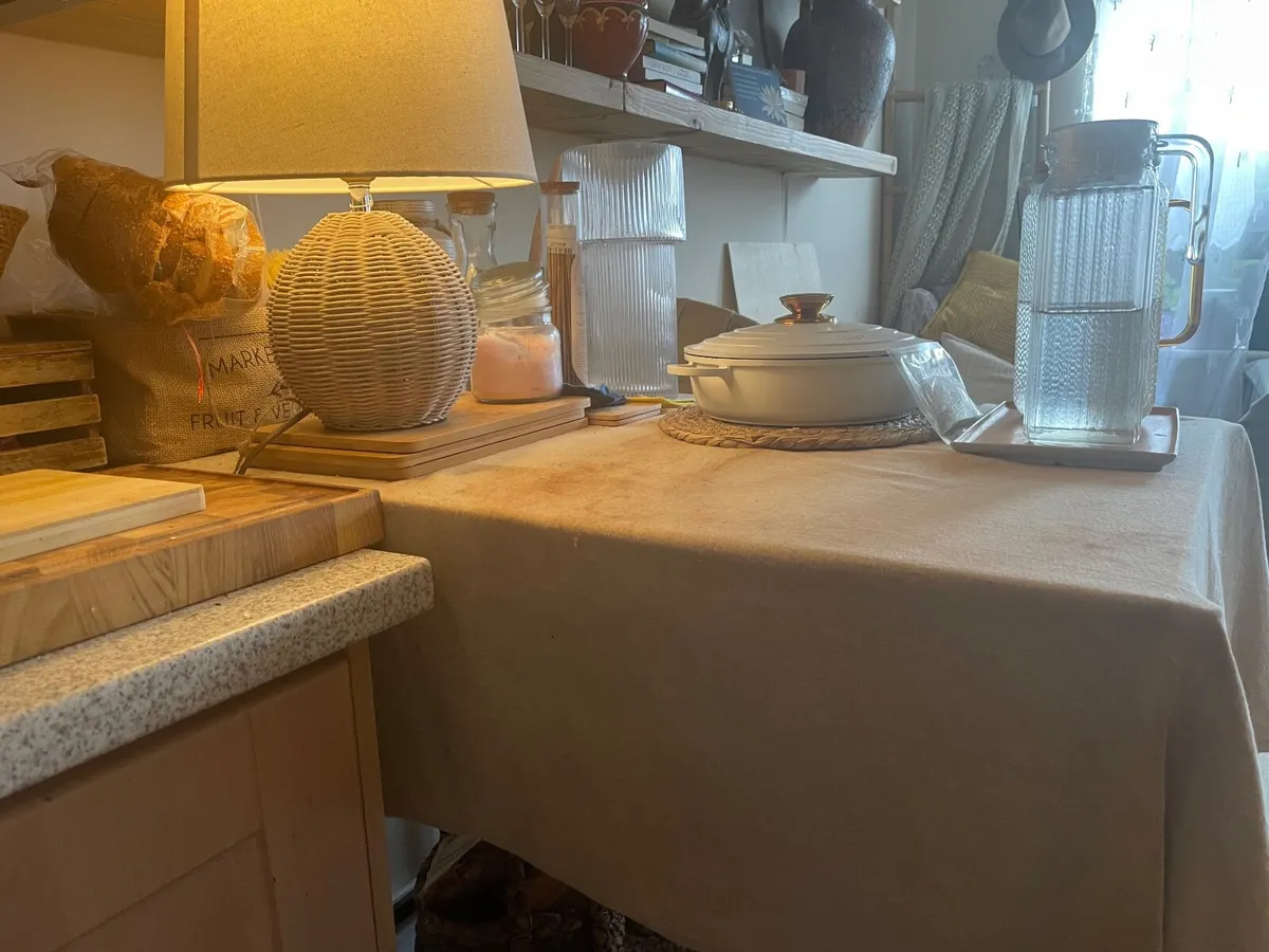 Table living room - Image 1