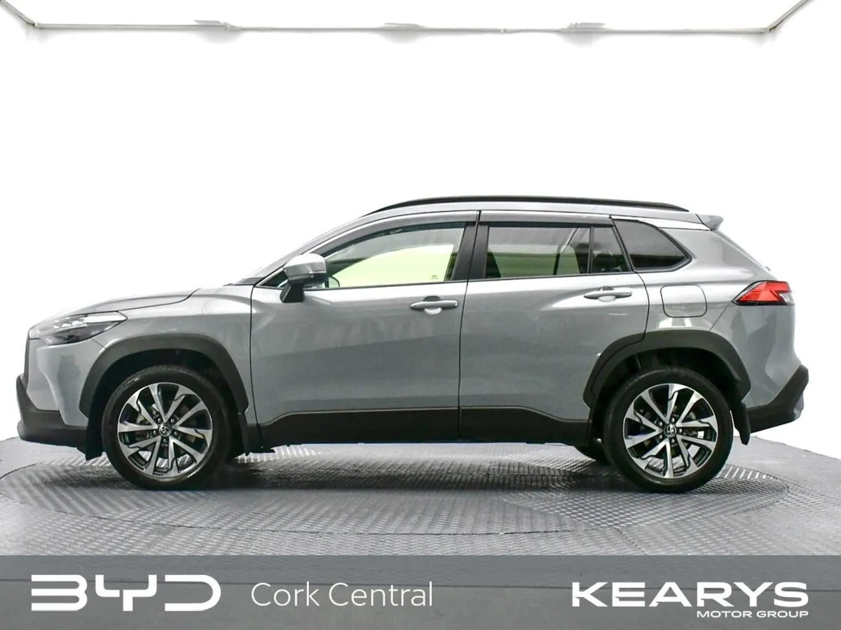 Toyota Corolla Cross 1.8 Hybrid Cross Sol Hatchba - Image 4