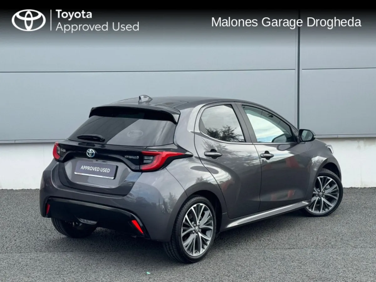 Toyota Yaris 1.5 Hybrid Platinum *Panormic Roof* C - Image 2