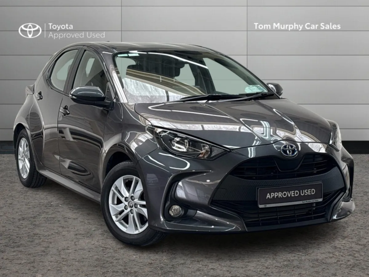 Toyota Yaris YARIS 1.5 HYBRID LUNA - Image 1