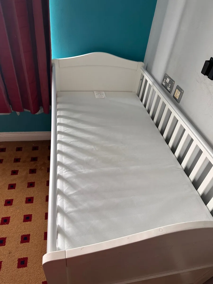 Baby cot - Image 2