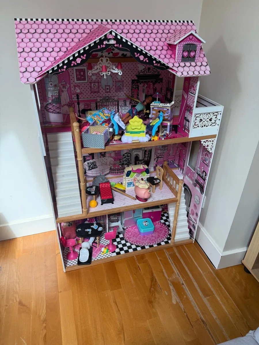 Dolls house - Image 1