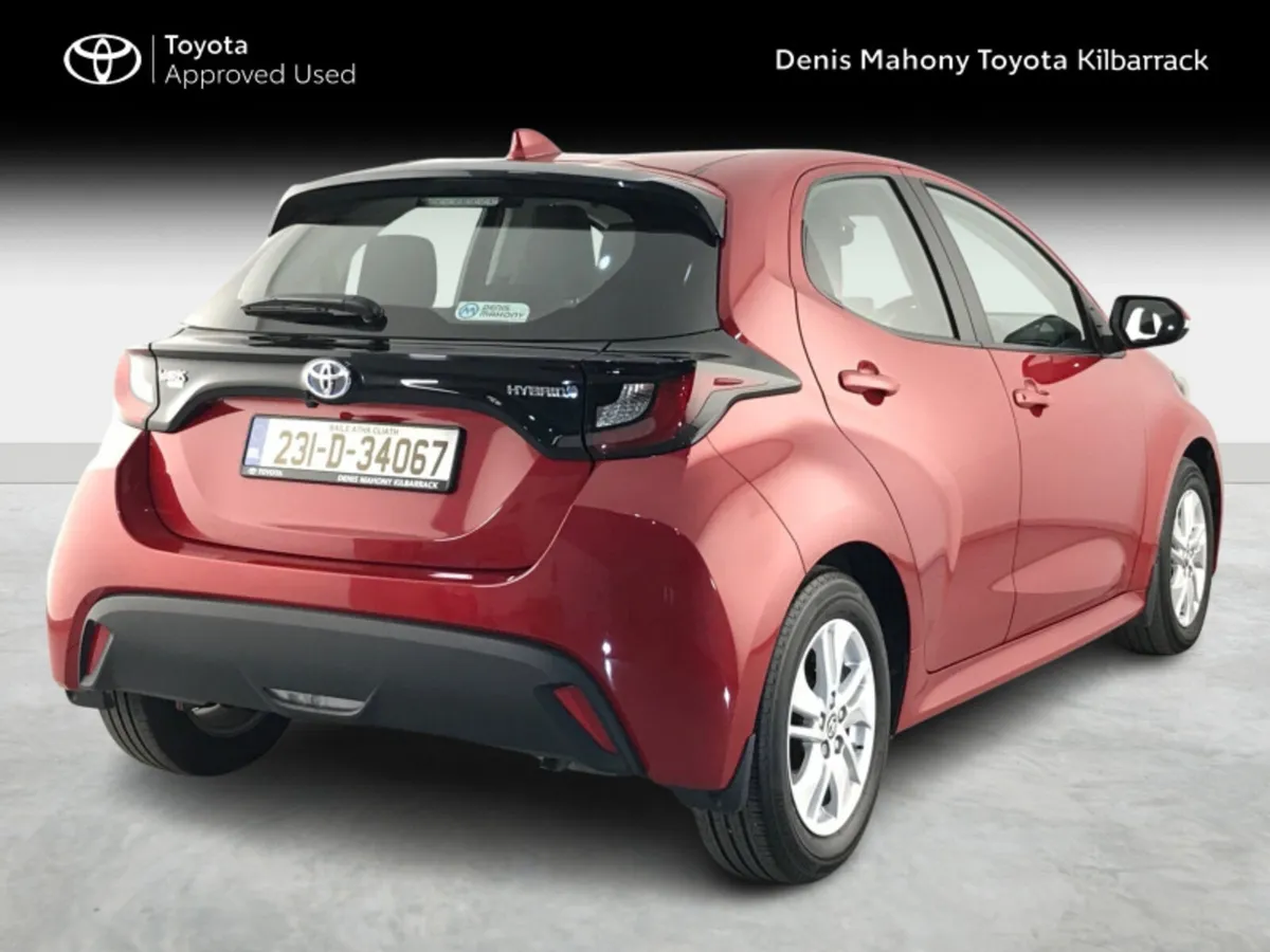 Toyota Yaris 1.5 HYBRID LUNA - Image 2