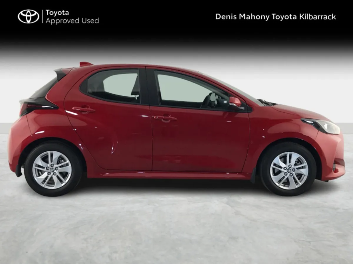 Toyota Yaris 1.5 HYBRID LUNA - Image 3