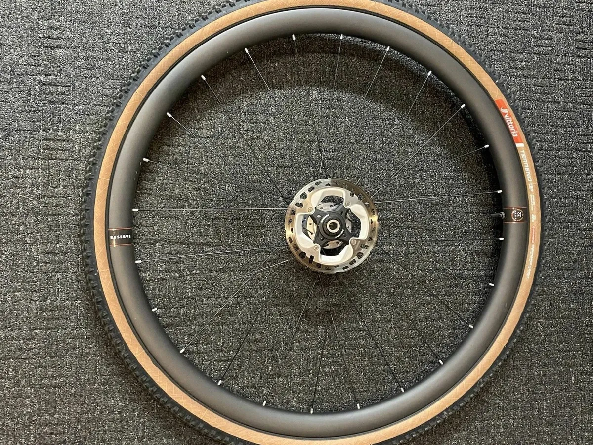 Chris King + Reserve carbon gravel wheelset - Image 3