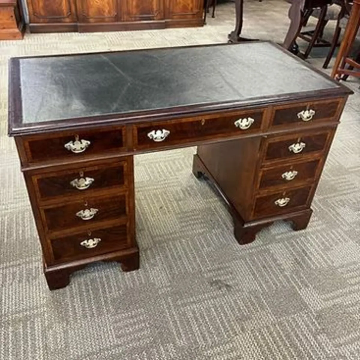 Beautiful mahogany twin pedestal writing desk. Gre