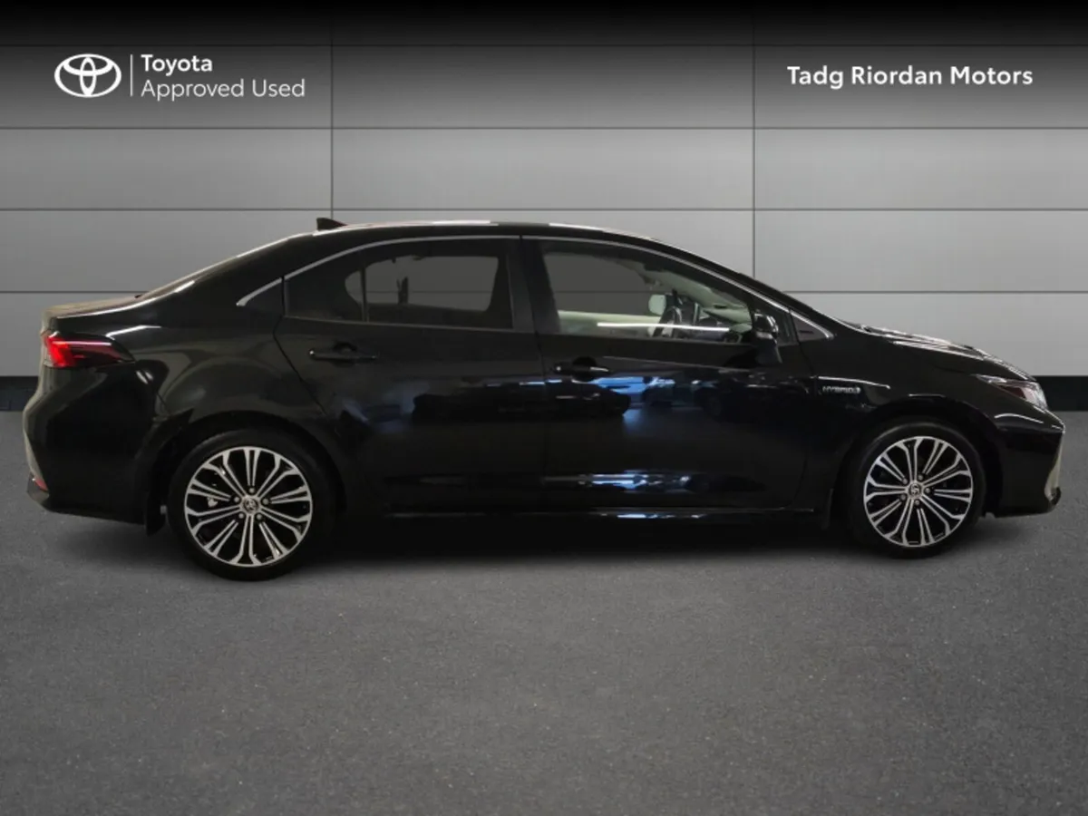 Toyota Corolla HYBRID LUNA SPORT 4DR AUTO - Image 3