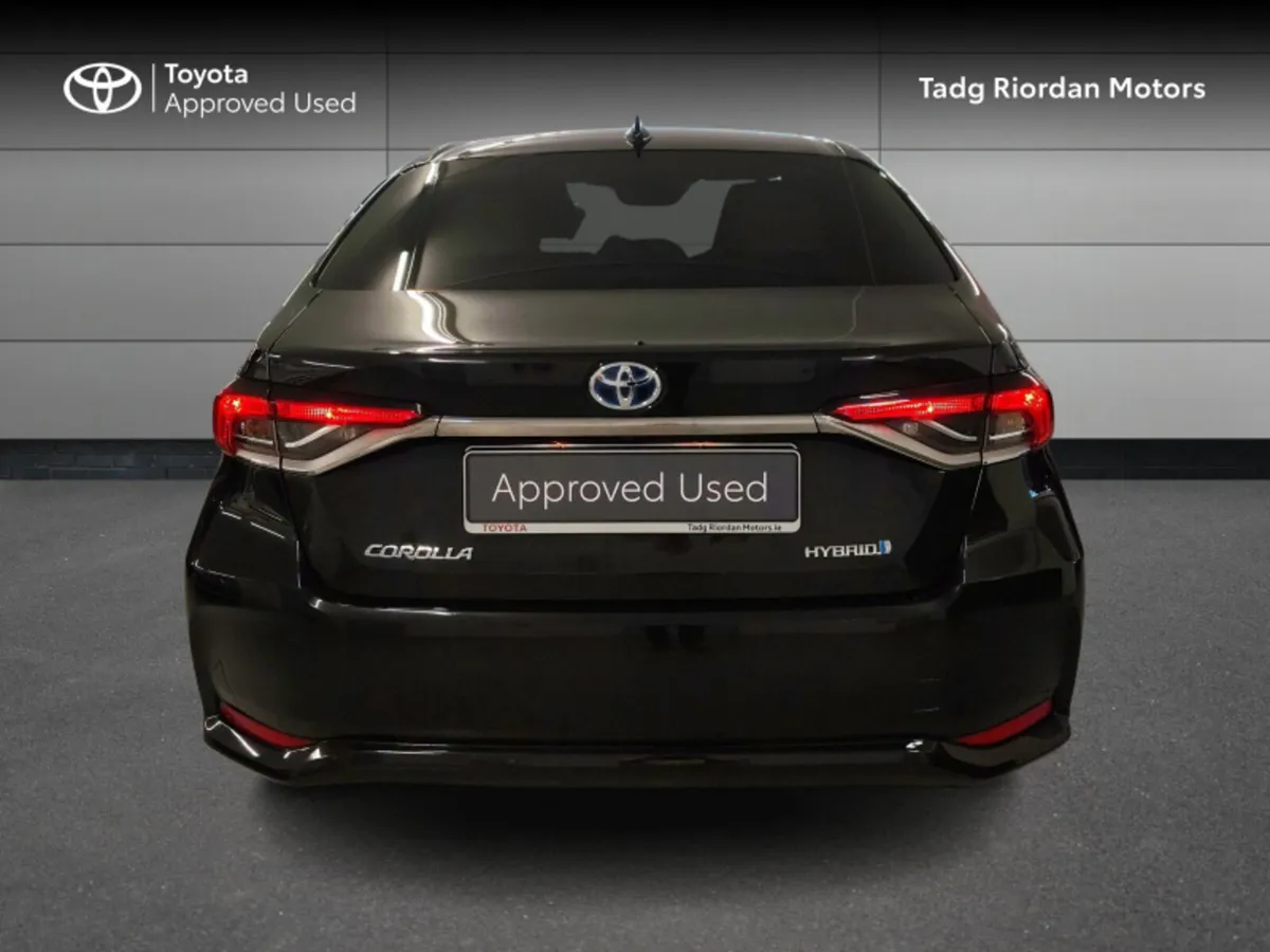 Toyota Corolla HYBRID LUNA SPORT 4DR AUTO - Image 4