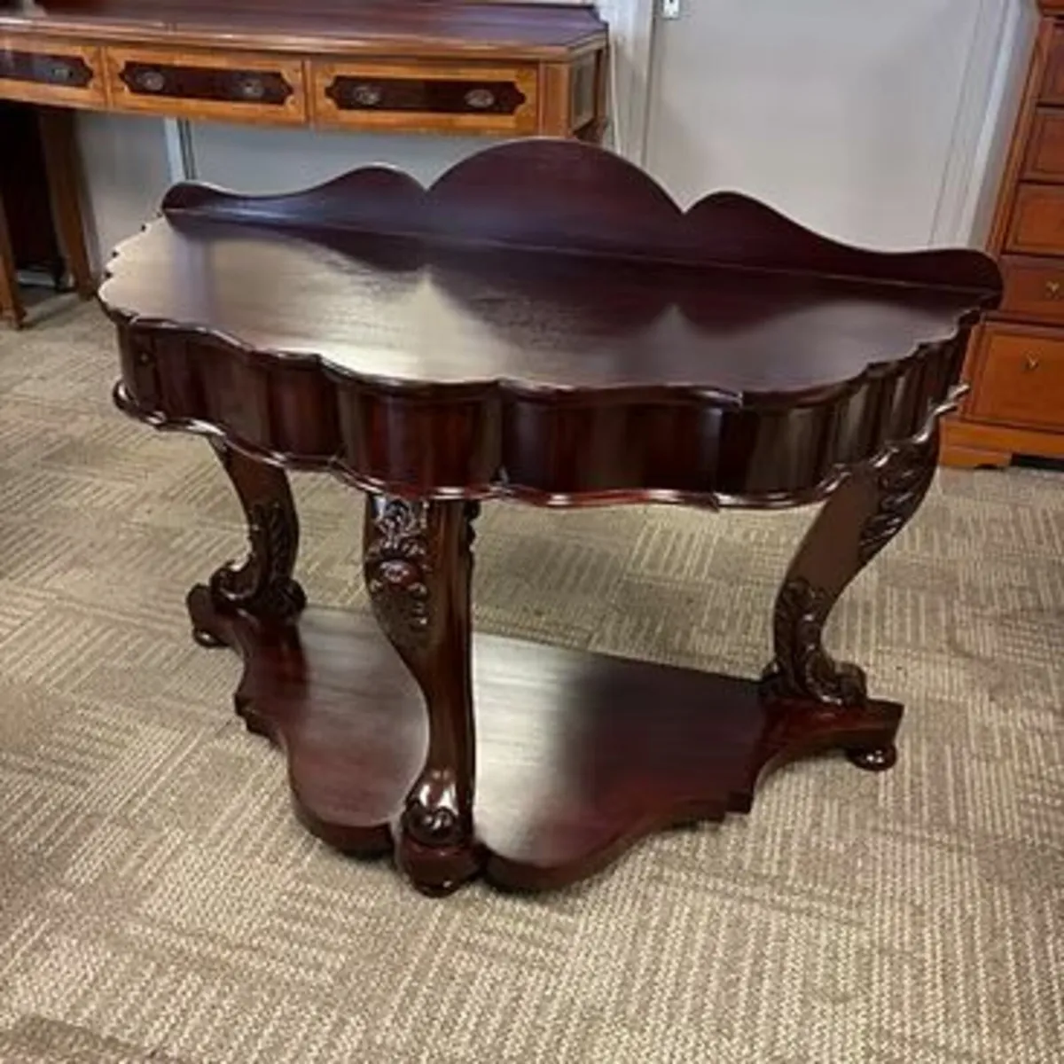 Fabulous Victorian mahogany console table raised o