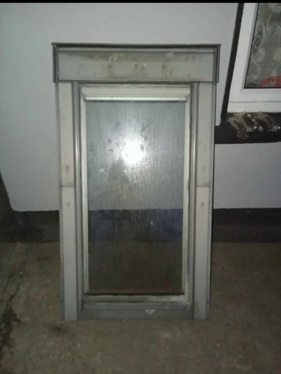 2 Vlux windows - Image 4
