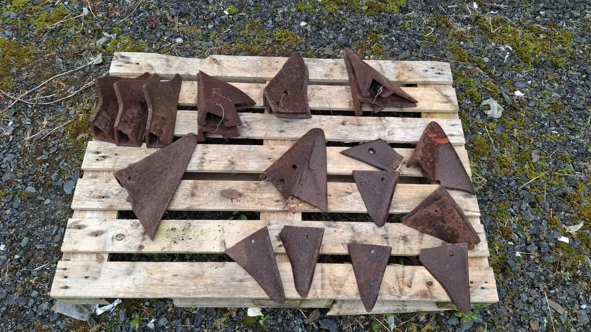 Various plough bits. - Image 3