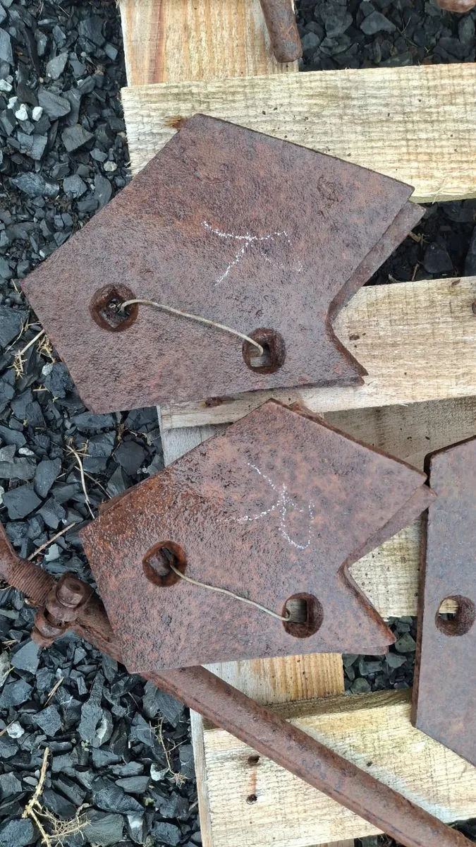 Various plough bits. - Image 4