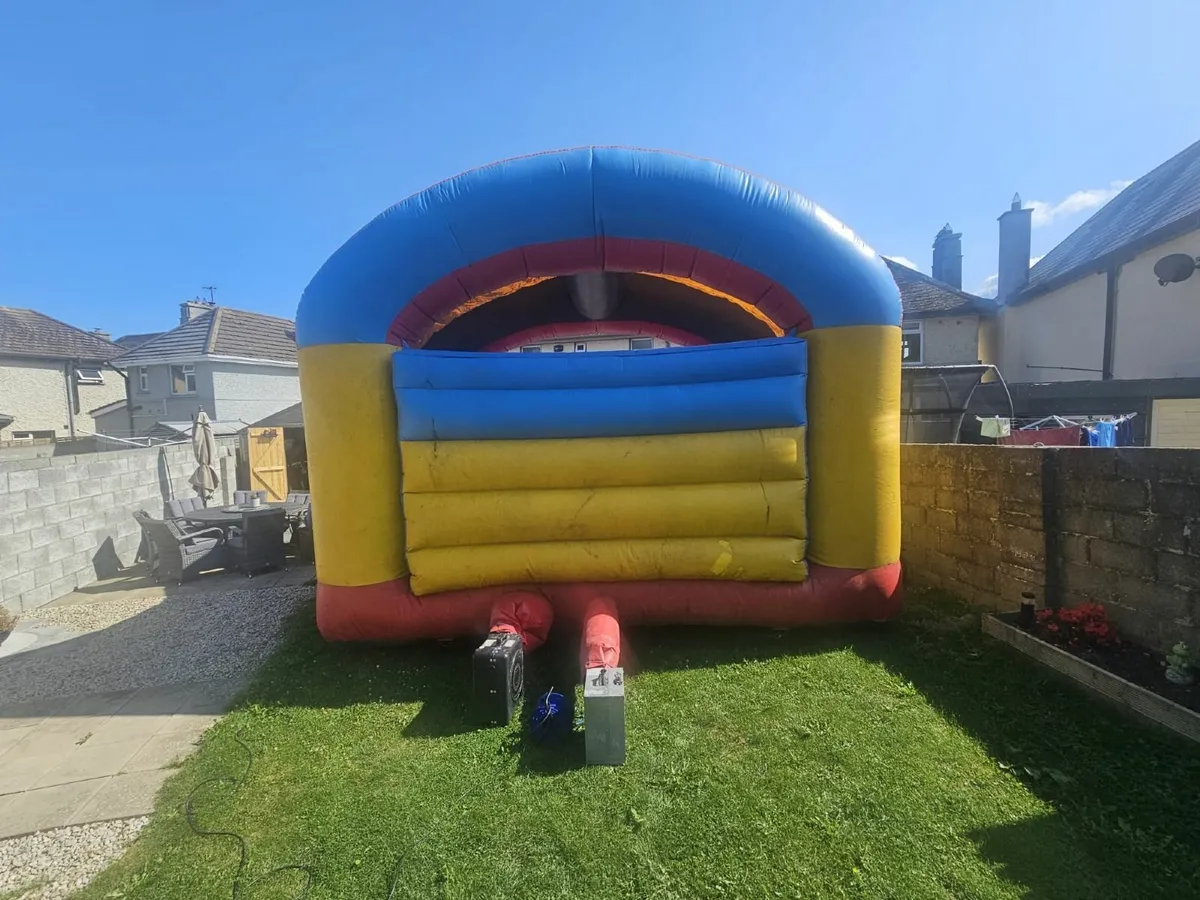 Bouncing castle - Image 1