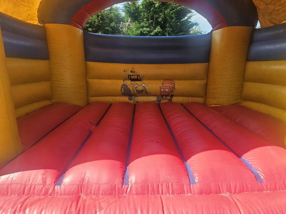 Bouncing castle - Image 2