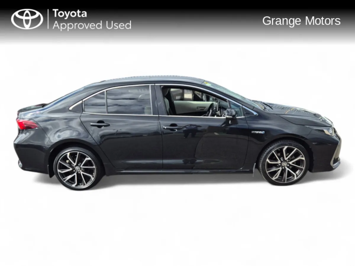 Toyota Corolla 1.8 HYBRID SOL SALOON**AS NEW** - Image 3