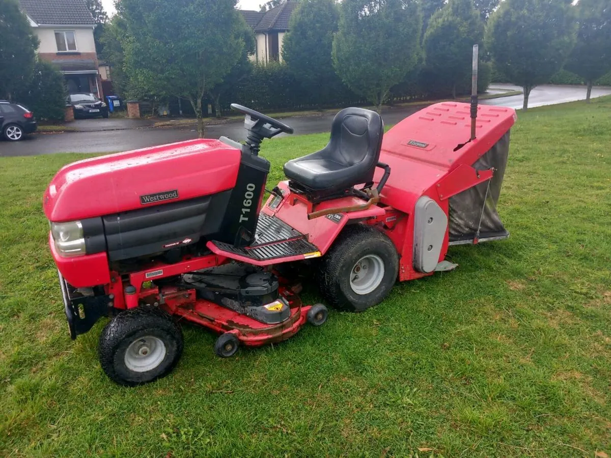 Ride on lawnmower - Image 2