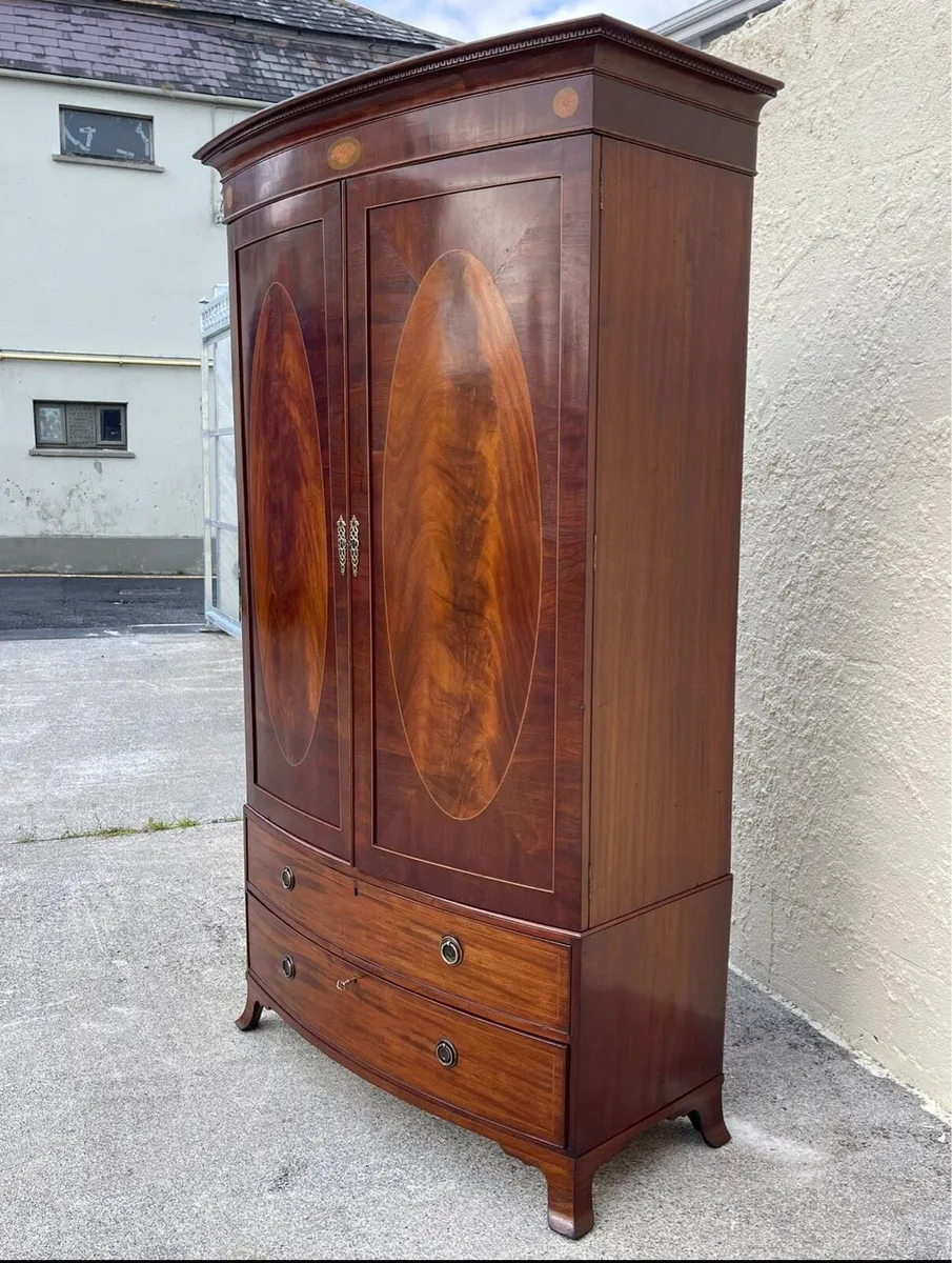 Robert Strahan  gentleman’s wardrobe - Image 2